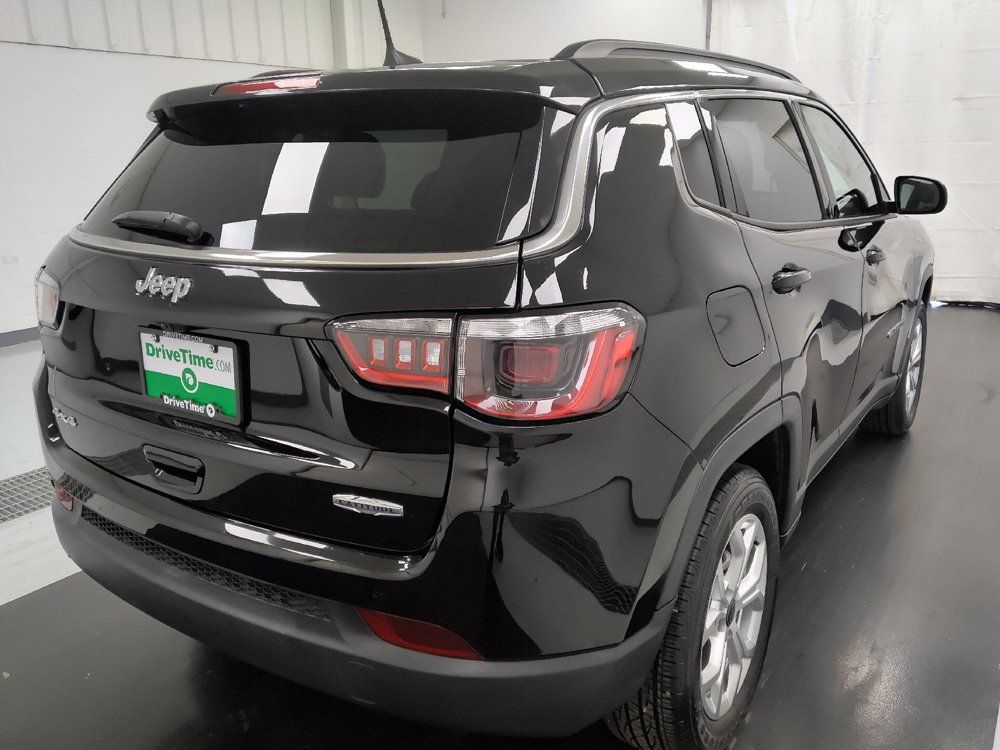 Used 2025 Jeep Compass Latitude AWD/4WD image 9