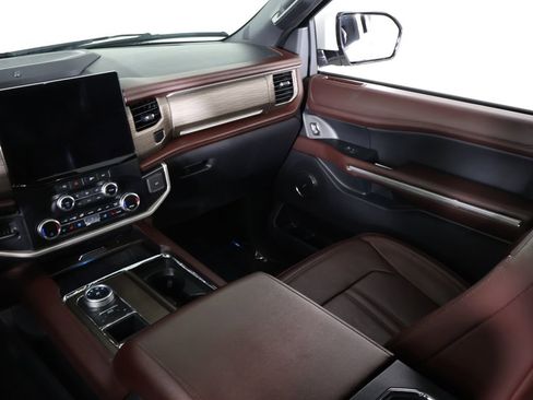 Used 2024 Ford Expedition Limited RWD image 42
