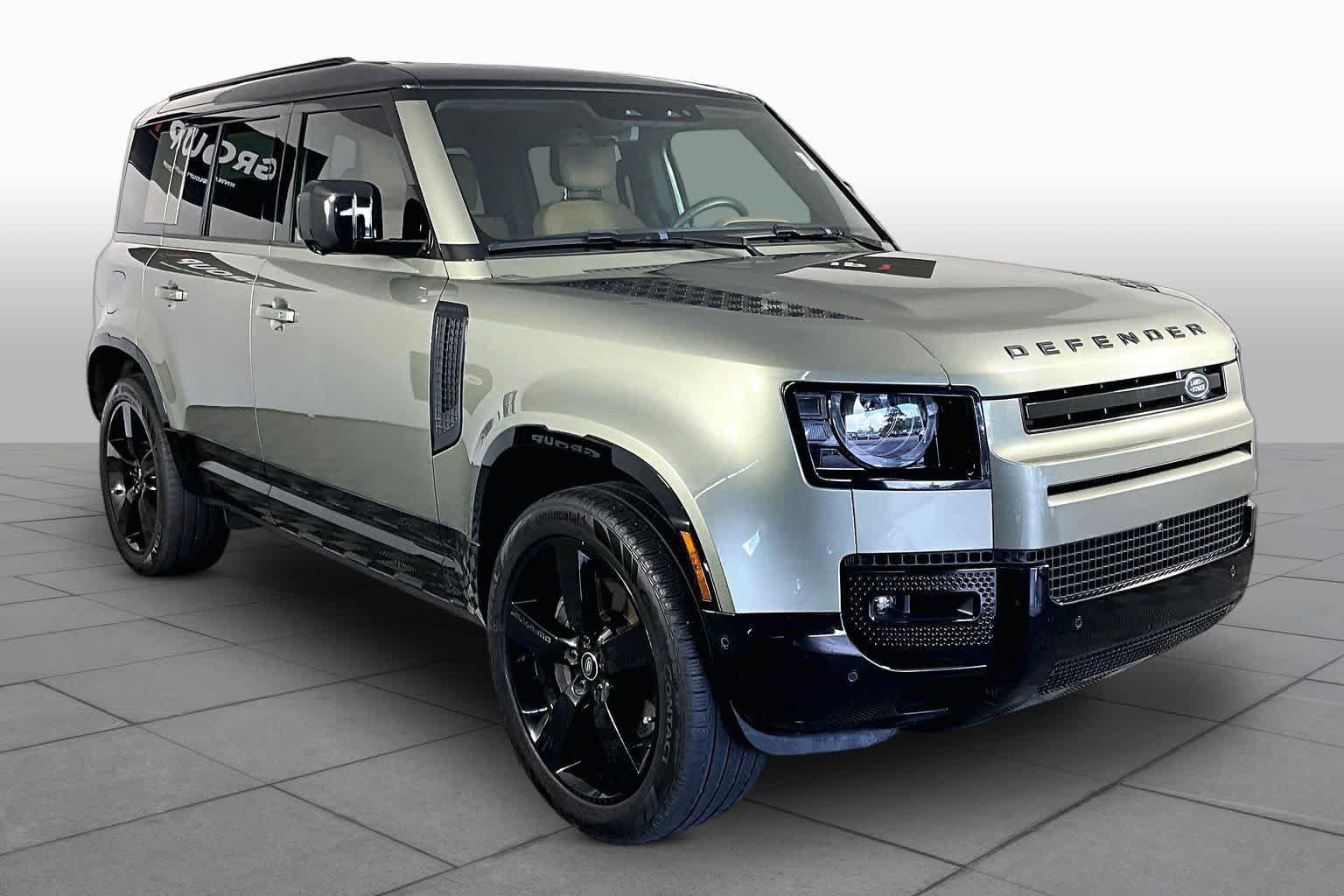 Used 2025 Land Rover Defender 110 X-Dynamic SE AWD/4WD image 3