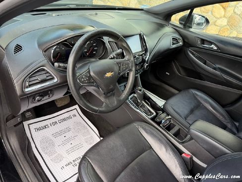 Used 2018 Chevrolet Cruze Premier w/ Premier True North Edition FWD image 5