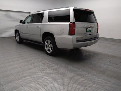 Used 2016 Chevrolet Suburban LT image 5