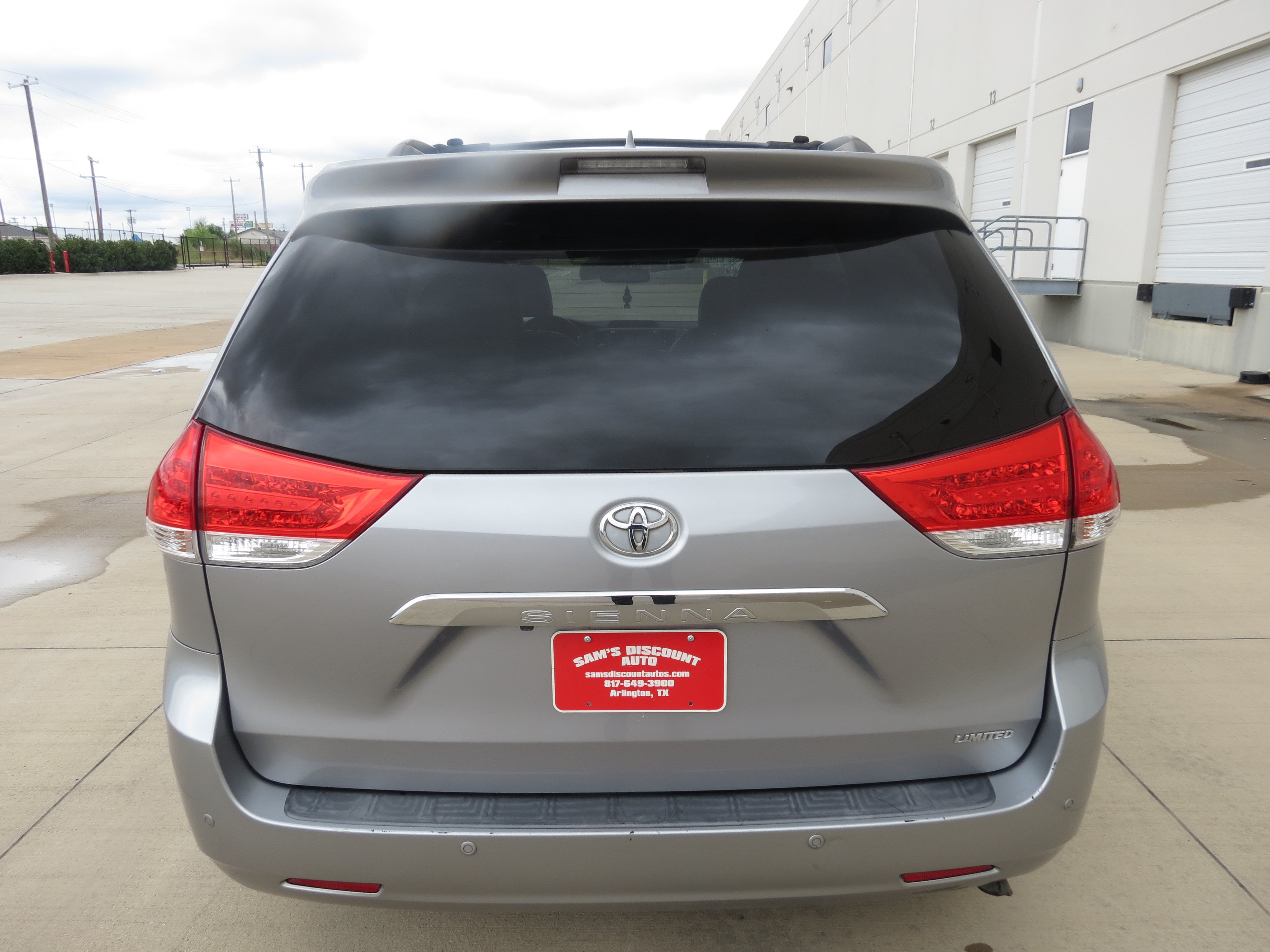 Used 2011 Toyota Sienna Limited w/ Premium Pkg FWD image 8