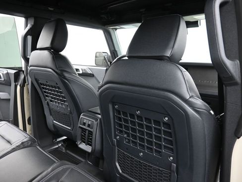 New 2025 Ford Bronco Badlands image 12