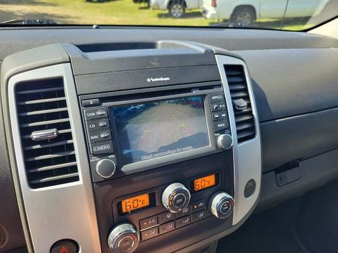 Used 2020 Nissan Frontier PRO-4X w/ Pro-4x Utility Package image 19