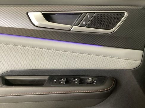 Used 2025 Volkswagen Atlas Peak Edition SE image 11