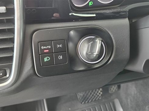 Used 2023 Porsche Cayenne image 30