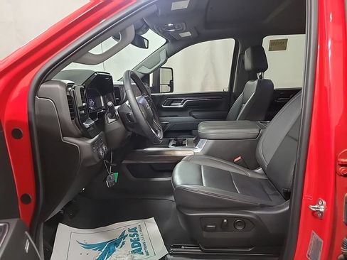 Used 2024 Chevrolet Silverado 2500 LTZ w/ LTZ Plus Package AWD/4WD image 5
