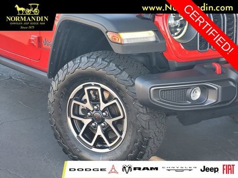 Certified 2026 Jeep Wrangler Unlimited Rubicon AWD/4WD image 3