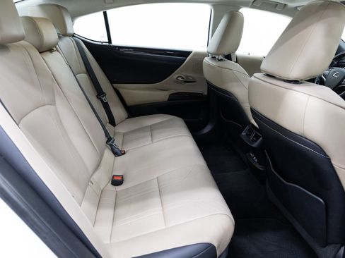 Used 2019 Lexus ES 300h FWD image 14