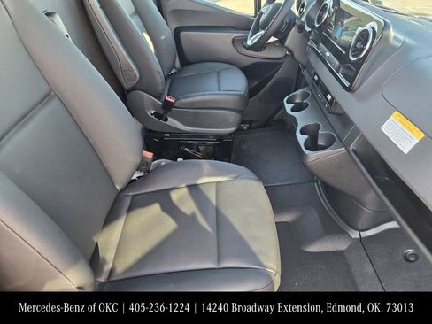 New 2024 Mercedes-Benz eSprinter 170 Cargo image 14