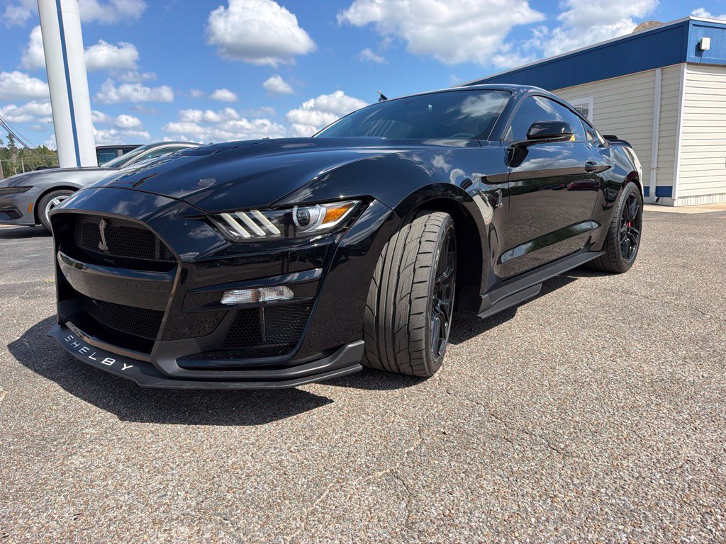Used 2021 Ford Mustang Shelby GT500 w/ Technology Package RWD image 1