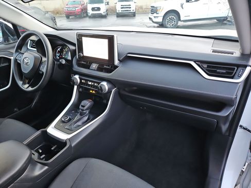 Used 2025 Toyota RAV4 XLE image 35