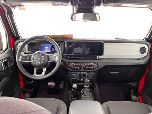 Used 2025 Jeep Wrangler Unlimited Sahara w/ Safety Group image 20