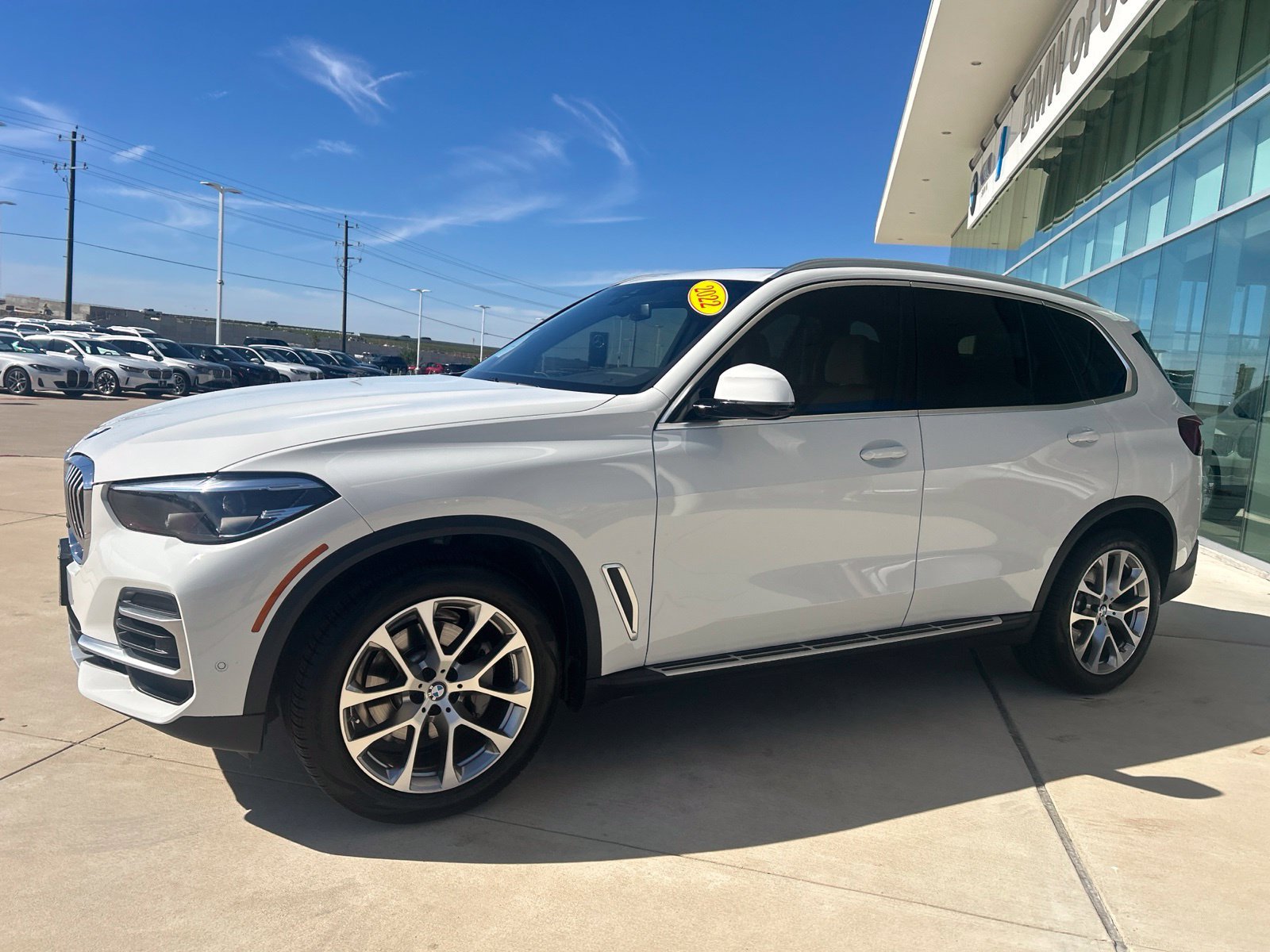 Used 2022 BMW X5 sDrive40i w/ Luxury Seating Package RWD image 3