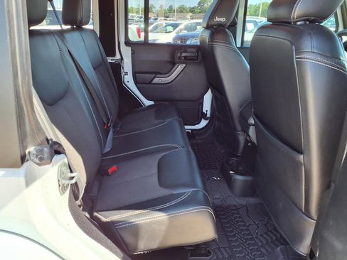 Used 2018 Jeep Wrangler Unlimited Sport AWD/4WD image 19