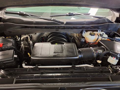 Used 2022 Chevrolet Silverado 1500 ZR2 w/ Technology Package image 30