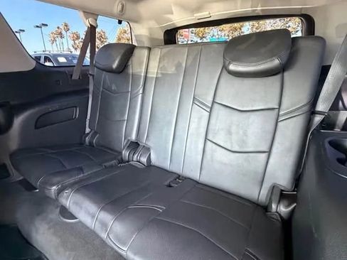 Used 2015 Cadillac Escalade ESV Luxury RWD image 9