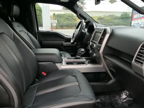Used 2018 Ford F150 Platinum w/ Equipment Group 701A Luxury AWD/4WD image 30