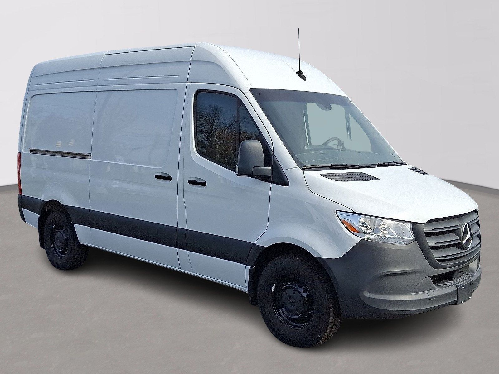 Used 2024 Mercedes-Benz Sprinter 2500 image 3