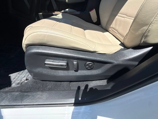 Used 2022 Honda CR-V Touring image 6