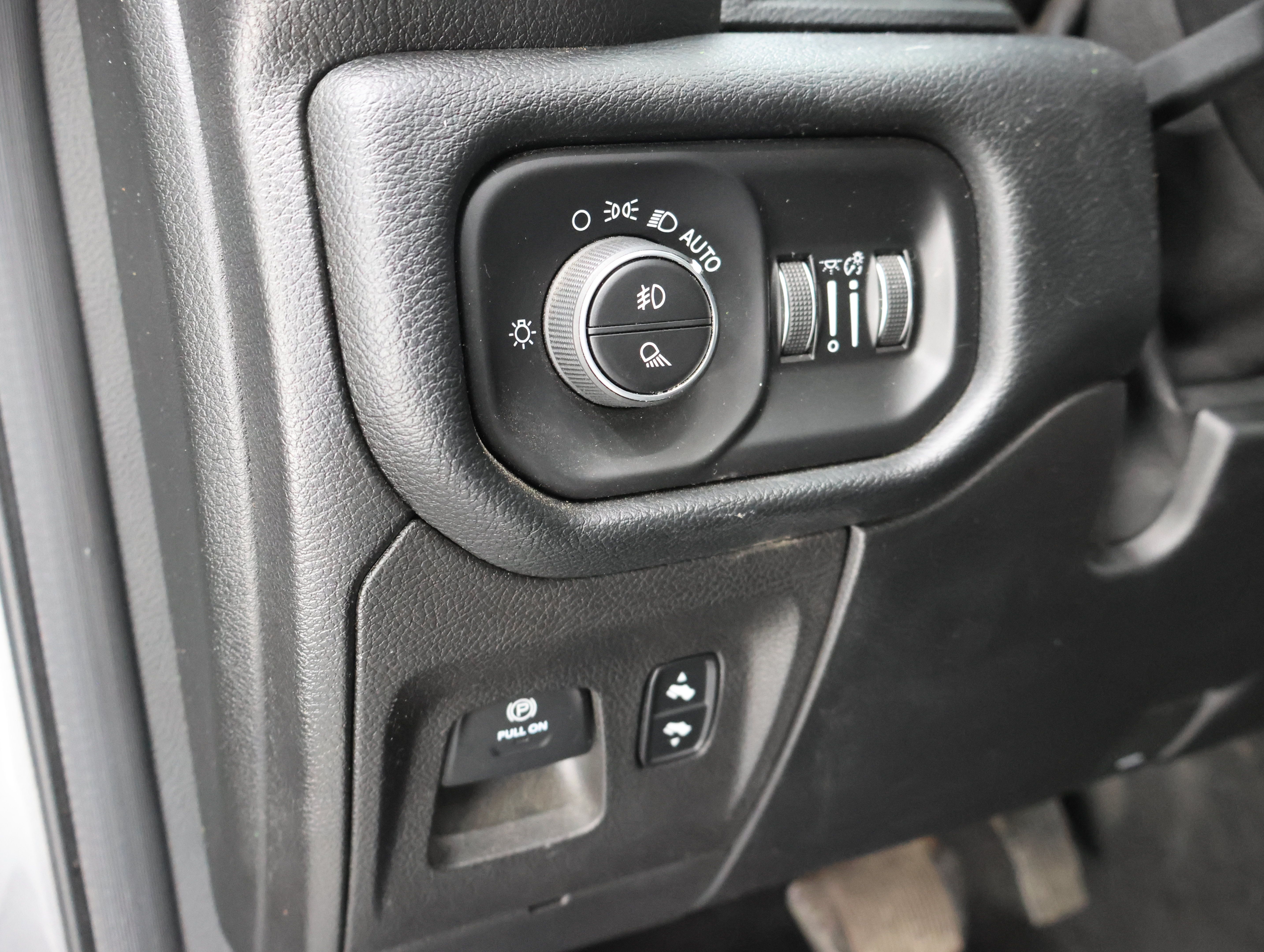 Used 2020 RAM 1500 Laramie AWD/4WD image 42