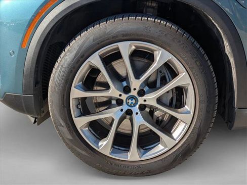 Used 2025 BMW X5 xDrive50e w/ Climate Comfort Package image 9