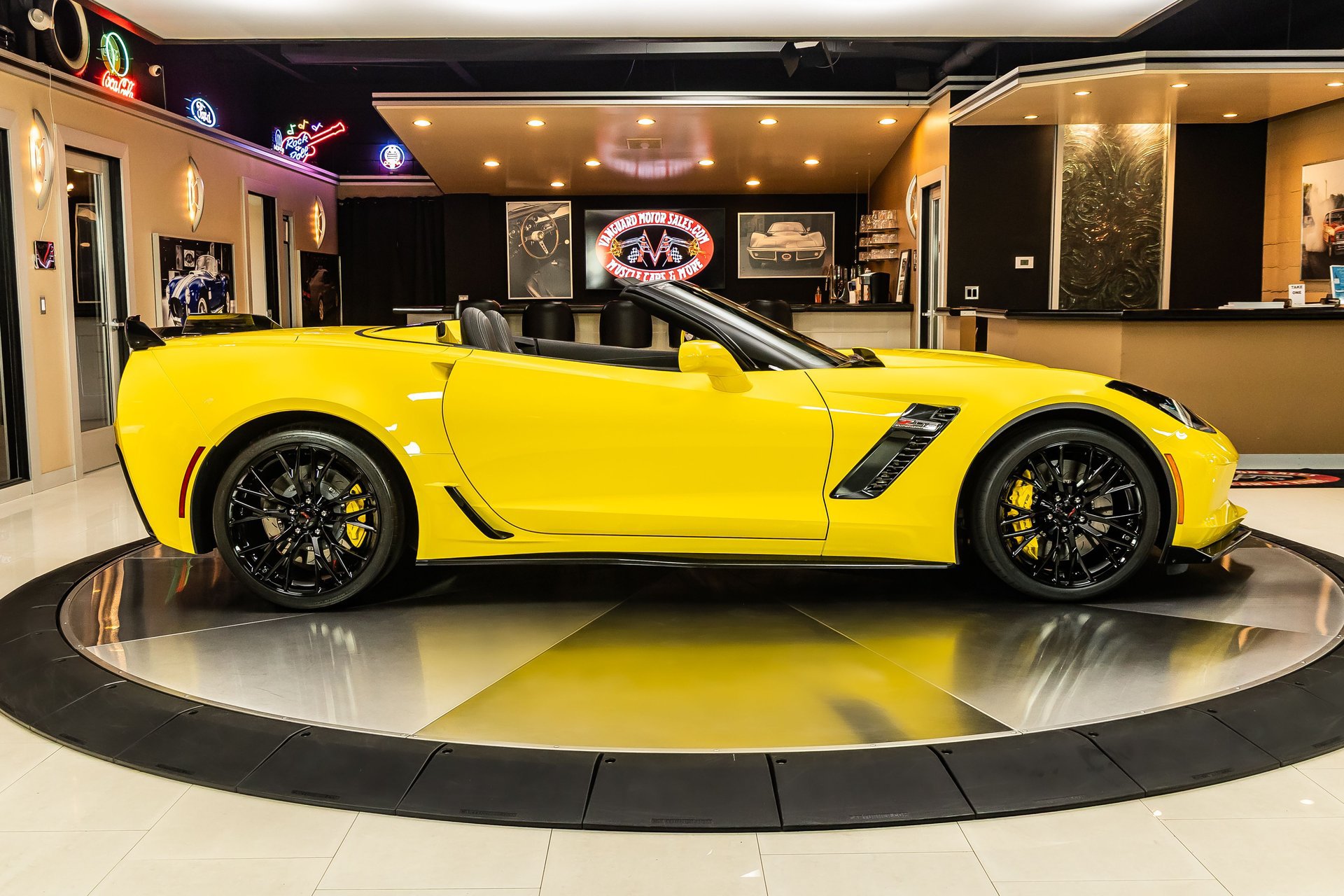 Used 2017 Chevrolet Corvette Z06 RWD image 12