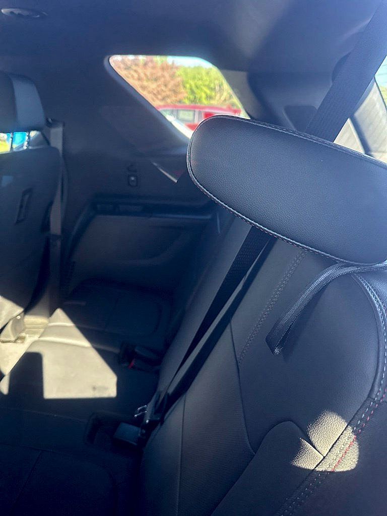 Used 2023 Chevrolet Traverse RS AWD/4WD image 11