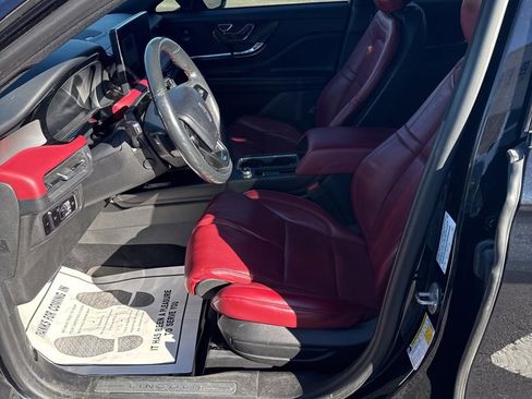 Used 2023 Lincoln Corsair Reserve w/ Equipment Group 202A image 6