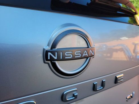 Used 2023 Nissan Rogue SV FWD image 36