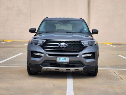 Used 2024 Ford Explorer XLT w/ Equipment Group 202A RWD image 2