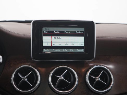 Used 2015 Mercedes-Benz GLA 250 4MATIC image 16