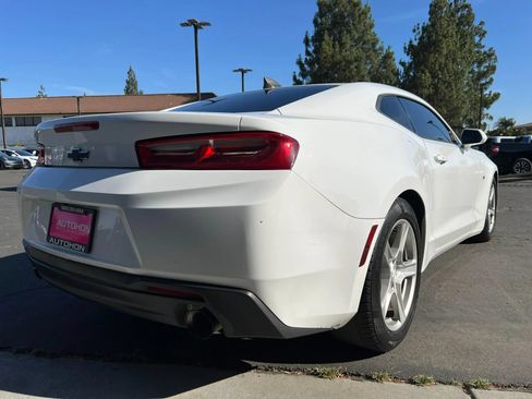 Used 2018 Chevrolet Camaro LT RWD image 27