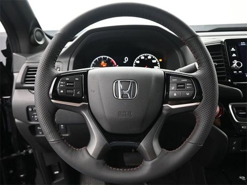 New 2026 Honda Ridgeline Black Edition image 2