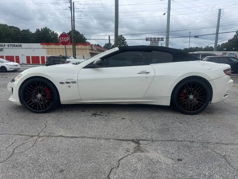 Used 2014 Maserati GranTurismo Convertible RWD image 2