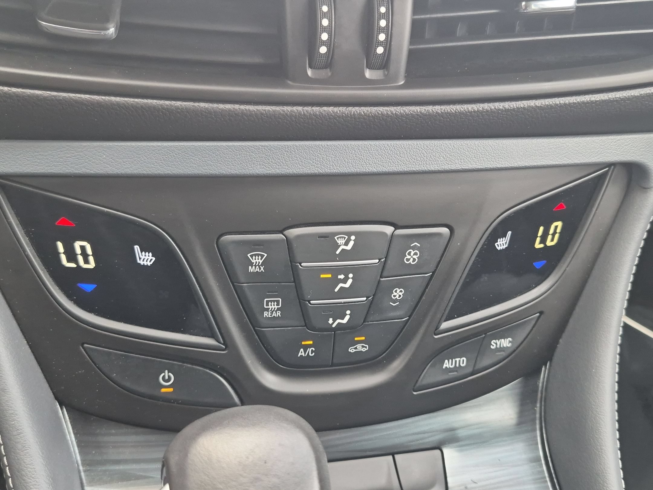 Used 2020 Buick Envision Essence FWD image 22