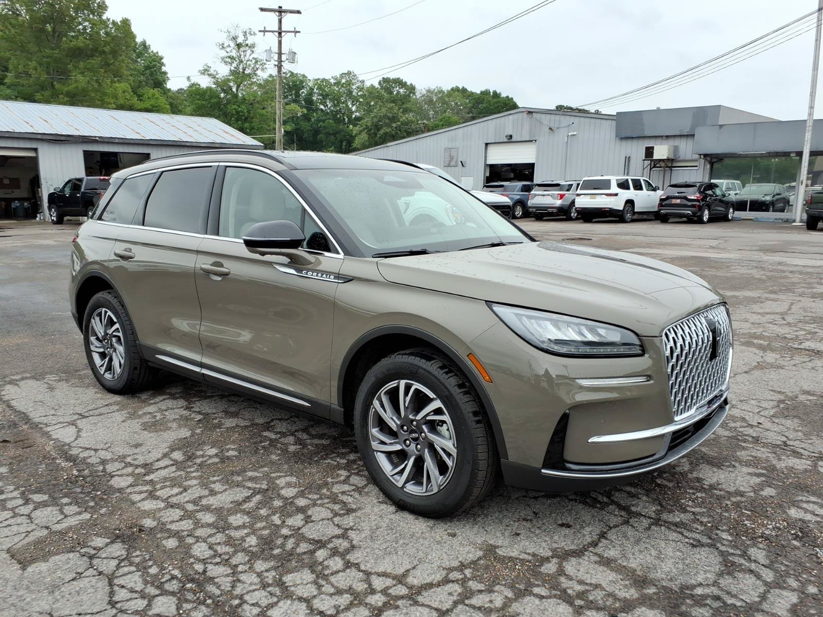 Used 2025 Lincoln Corsair AWD w/ Equipment Group 101A image 6