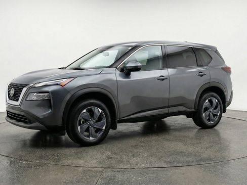 Used 2025 Nissan Rogue SV AWD/4WD image 3