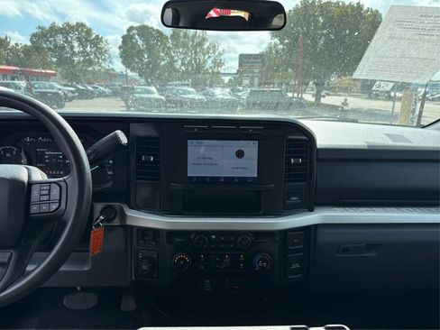 Used 2024 Ford F350 XLT AWD/4WD image 14