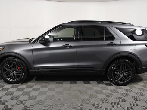 Used 2025 Ford Explorer ST AWD/4WD image 8