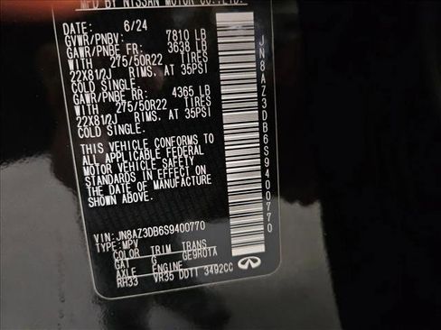 Used 2025 INFINITI QX80 Sensory image 25