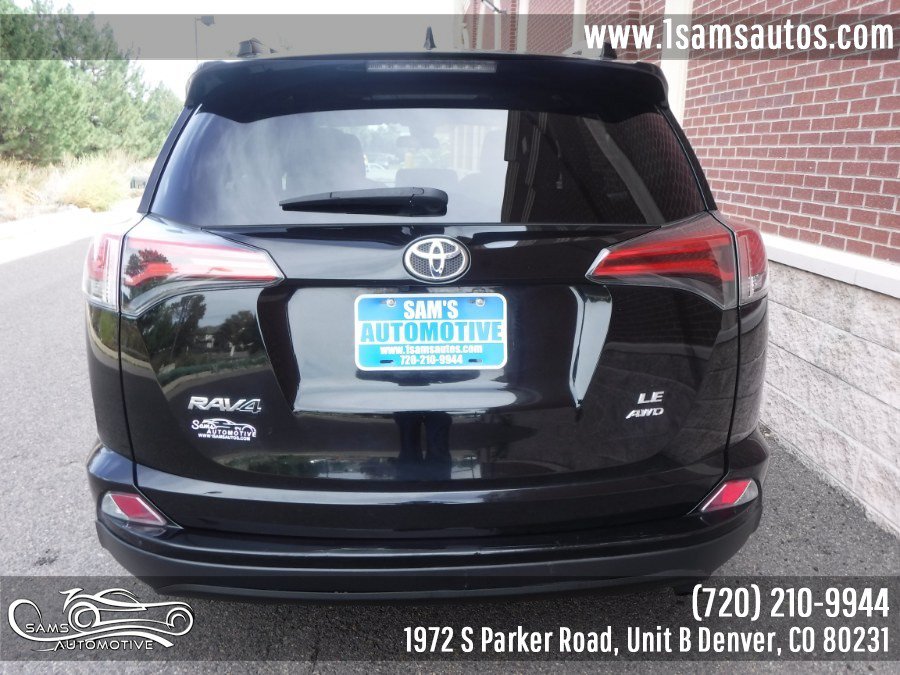 Used 2018 Toyota RAV4 LE w/ Carpet Mat Package AWD/4WD image 28