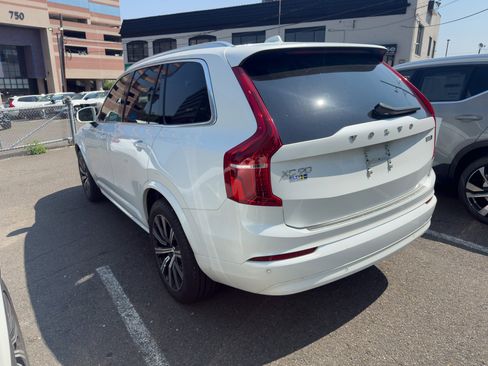 Certified 2023 Volvo XC90 B5 Core w/ Protection Package Premier image 9