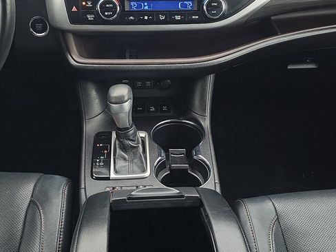 Used 2018 Toyota Highlander Limited Platinum image 25