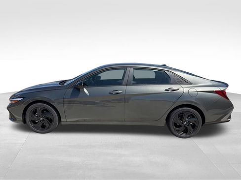 New 2026 Hyundai Elantra Sport FWD image 11