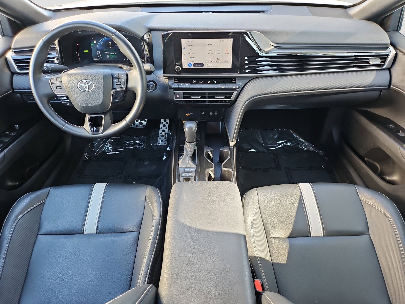 Used 2025 Toyota Camry SE FWD image 16