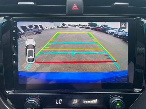 Used 2019 Toyota Camry SE FWD image 14