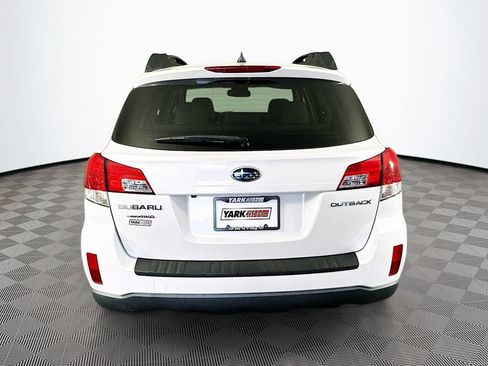 Used 2013 Subaru Outback 2.5i Limited AWD/4WD image 9