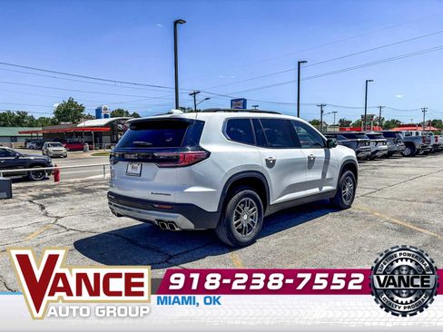 Used 2025 GMC Acadia Elevation FWD image 7