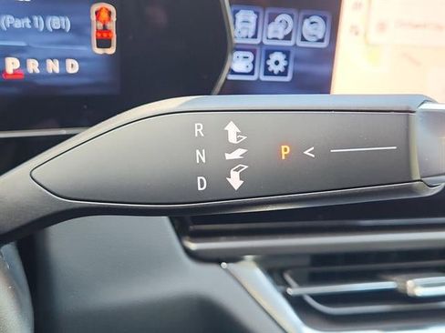 Used 2025 Chevrolet Equinox EV LT FWD image 22